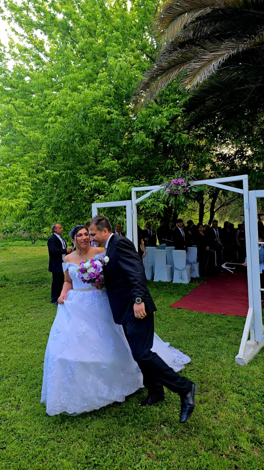 Novios y familiares después de la ceremonia