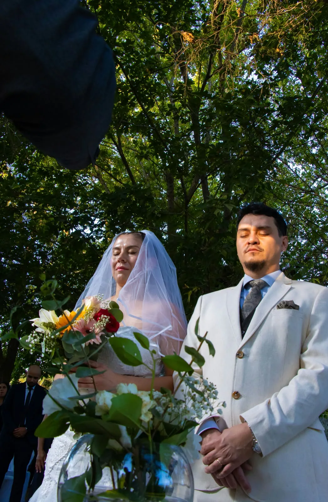 Novios durante su matrimonio
