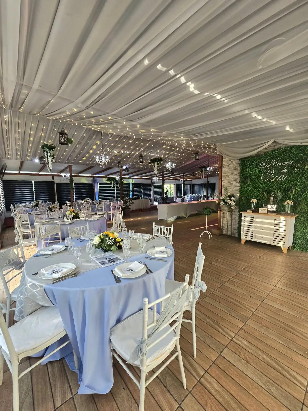 Salón preparado para un evento